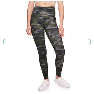 Medium Army Print High-Rise Athletic Leggings